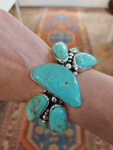 Load image into Gallery viewer, Fixed bangle with 1 large turquoise in oxidized sterling silver (925)