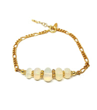 Indlæs billede til gallerivisning Armbånd ByKila Welo opal i FG sterlingsølv figarokæde (925)