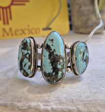Indlæs billede til gallerivisning Chimney Butte fast armring med 3 stor turkis (925)