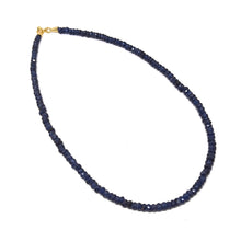 Indlæs billede til gallerivisning Halskæde ByKila i forløb med Blå safir (585)