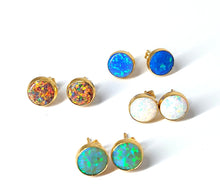 Load image into Gallery viewer, Earring 8 mm Lime green opal with smooth edge (925)