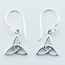 Load image into Gallery viewer, Trinity earring in sterling silver (925)