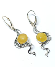 Load image into Gallery viewer, Amber hanging earrings with Celtic pattern (925)
