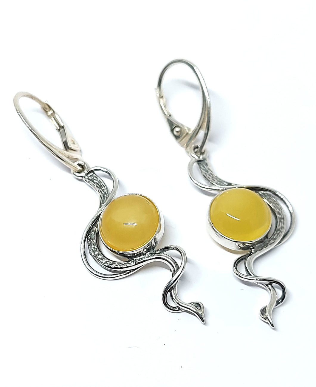 Amber hanging earrings with Celtic pattern (925)