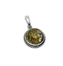 Load image into Gallery viewer, &lt;transcy&gt;Green amber pendant open pattern (925)&lt;/transcy&gt;
