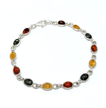 Load image into Gallery viewer, Bracelet with green amber and antique pattern (925)
