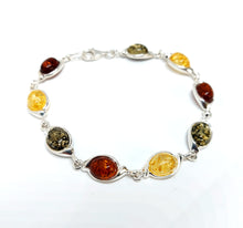 Load image into Gallery viewer, Bracelet with green amber and antique pattern (925)
