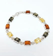 Load image into Gallery viewer, Bracelet with green amber and antique pattern (925)
