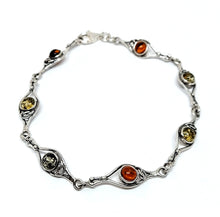 Load image into Gallery viewer, Bracelet with green amber and antique pattern (925)
