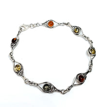 Load image into Gallery viewer, Bracelet with green amber and antique pattern (925)
