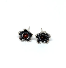 Load image into Gallery viewer, &lt;transcy&gt;Green Amber ear studs 10 mm with smooth edge (925)&lt;/transcy&gt;
