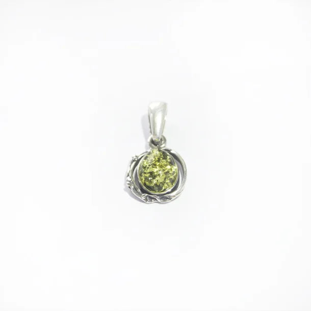 <transcy>Green amber pendant open pattern (925)</transcy>