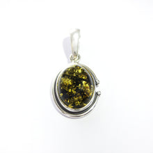 Load image into Gallery viewer, &lt;transcy&gt;Green amber pendant open pattern (925)&lt;/transcy&gt;
