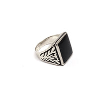 Load image into Gallery viewer, Ring med sort onyx i sterlingsølv (925)
