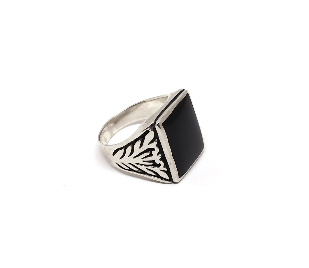 Ring med sort onyx i sterlingsølv (925)