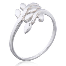 Load image into Gallery viewer, Small leaf ring in sterling silver (925)
