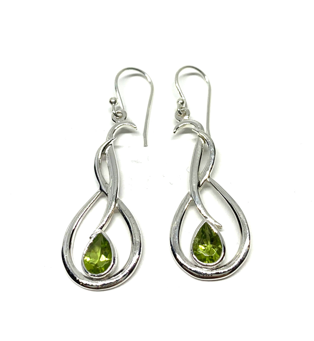 Peridot earrings in sterling silver (925)