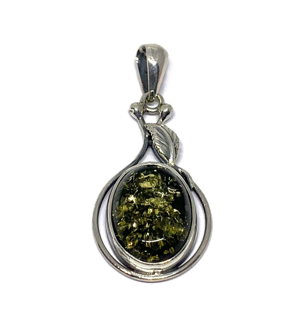 Rav vedhæng grøn med blad (925)