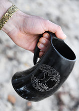 Indlæs billede til gallerivisning Horn krus Yggdrasil
