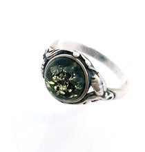 Load image into Gallery viewer, Ring with green amber with leaf motif in sterling silver (925)
