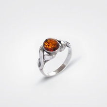 Load image into Gallery viewer, Ring with amber Celtic look in sterling silver (925)
