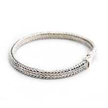 Load image into Gallery viewer, Bracelet ByKila, flat classic Herringbone (925)
