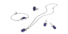 Indlæs billede til gallerivisning Ring med lapis lazuli i oxyderet sterlingsølv (925)
