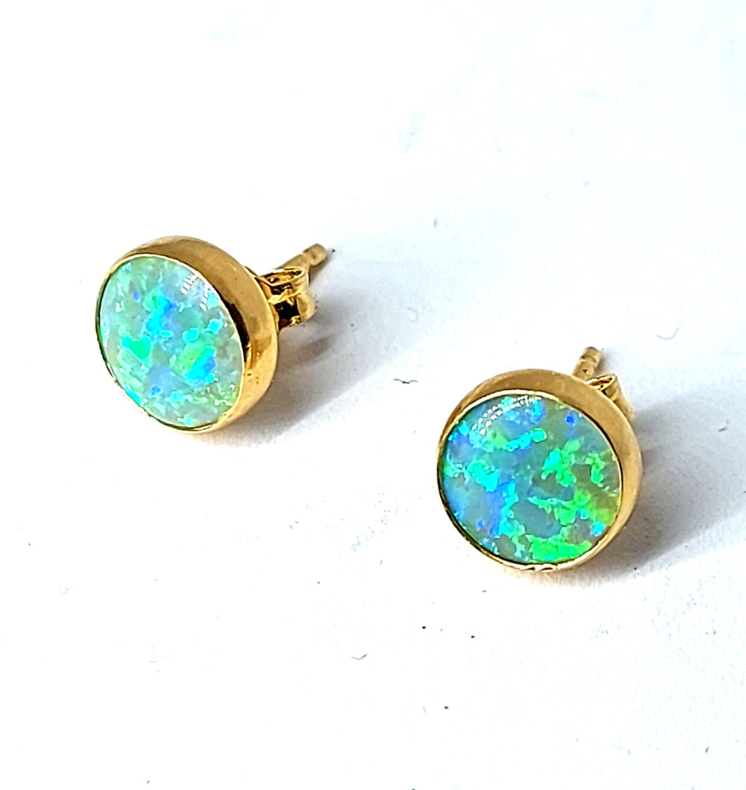 Earring 6 mm Lime green opal with smooth edge (925)
