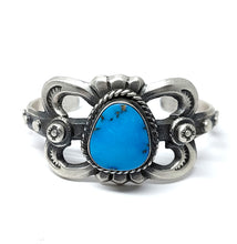 Load image into Gallery viewer, Fixed bangle with turquoise in oxidized sterling silver (925)
