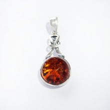 Load image into Gallery viewer, &lt;transcy&gt;Green amber pendant open pattern (925)&lt;/transcy&gt;
