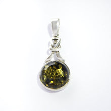 Load image into Gallery viewer, &lt;transcy&gt;Green amber pendant open pattern (925)&lt;/transcy&gt;
