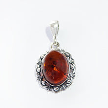 Load image into Gallery viewer, &lt;transcy&gt;Green amber pendant open pattern (925)&lt;/transcy&gt;
