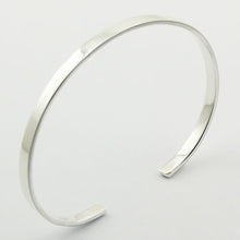 Load image into Gallery viewer, Bangle in plain 4 mm sterling silver (925)
