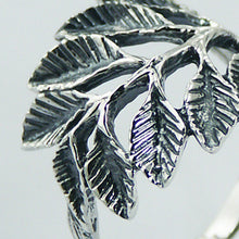 Load image into Gallery viewer, Oxidized leaf ring in sterling silver, (925)
