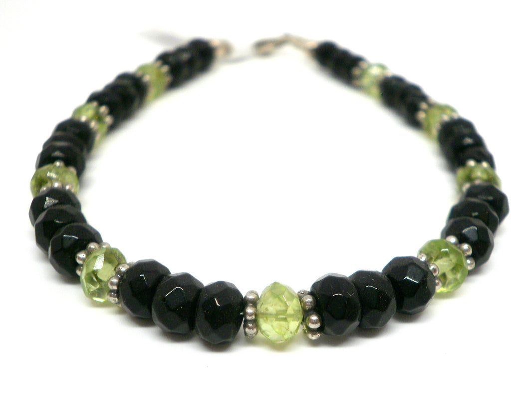 Bracelet ByKila with black onyx, peridot and Bali flowers (925)